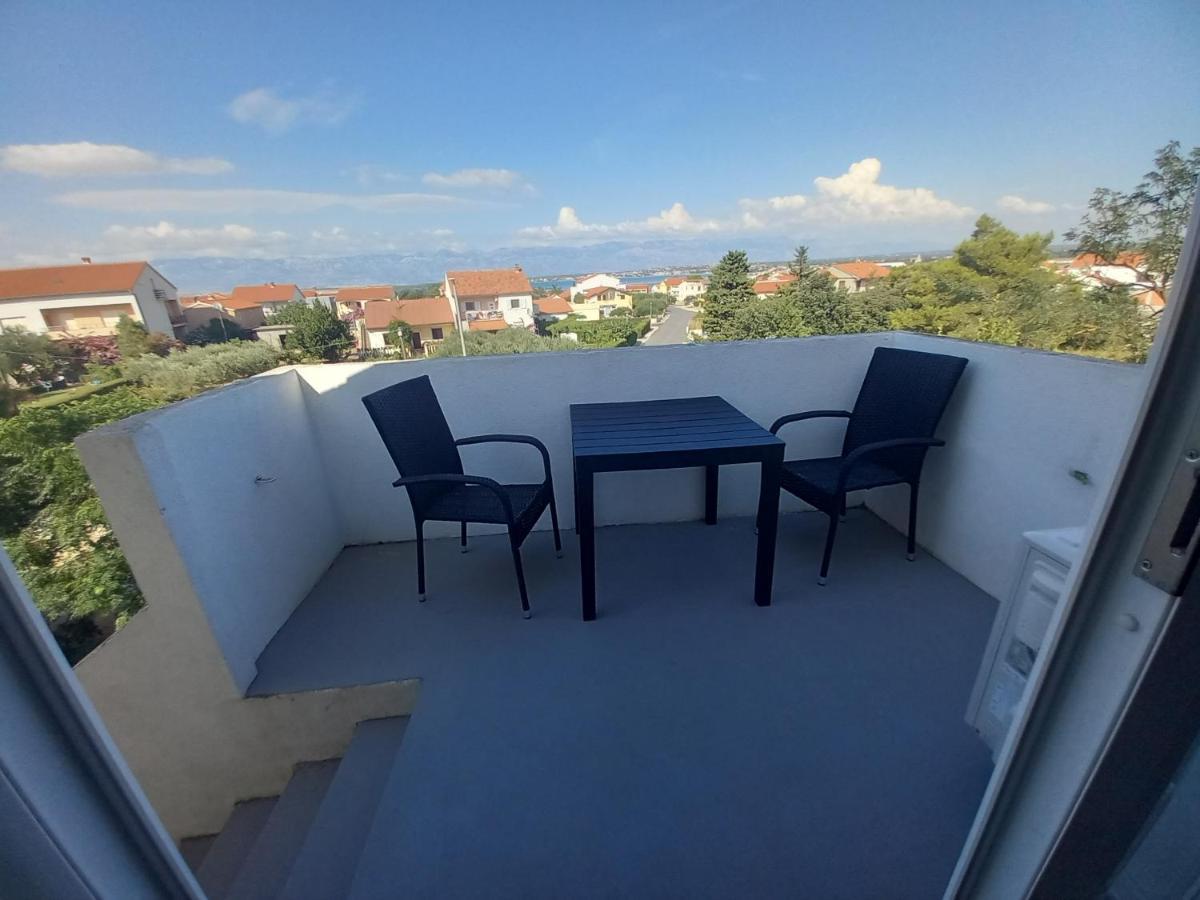 One Bedroom Loft Apartment With Nice View Nin Bagian luar foto